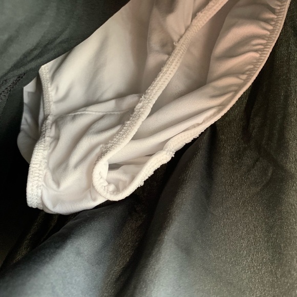 Nike women’s tempo shorts in black size x-small - Picture 3 of 4